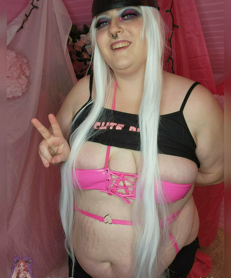 Curvymonstergirlfree photo 9