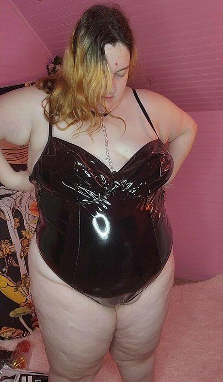 Curvymonstergirlfree photo 42