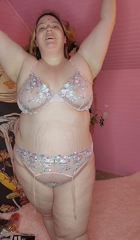 Curvymonstergirlfree photo 46