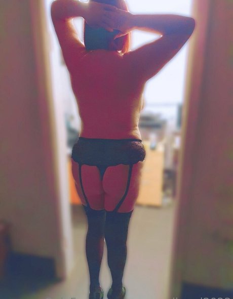 Curvyredhead2023 photo 12