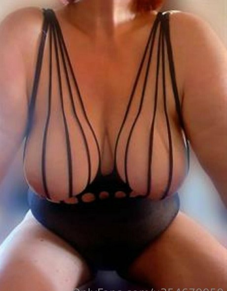 Curvyredhead2023 photo 57