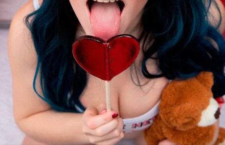 CuteMissLiz photo 17