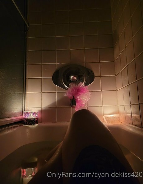 Cyanidekiss420 photo 21