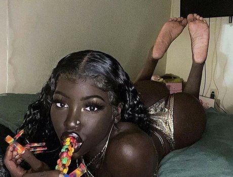 Cyn Kaine photo 4