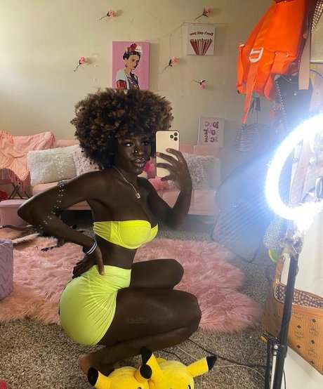 Cyn Kaine photo 36