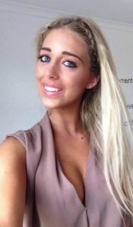 Daisy Anderson photo 19