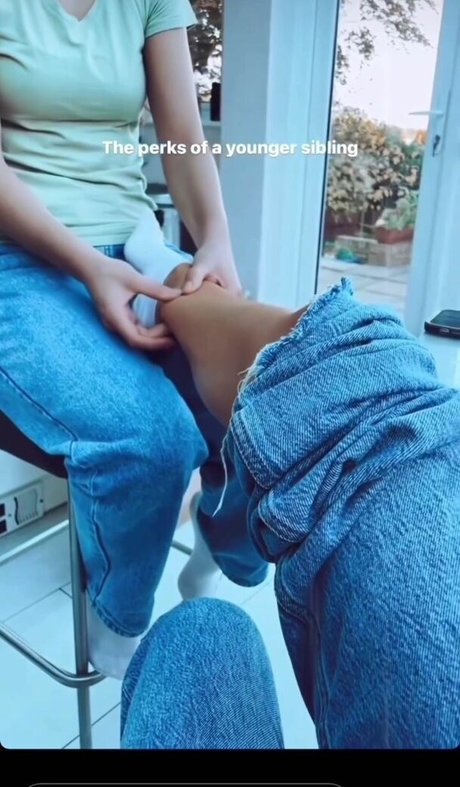 Daisy Anderson photo 77