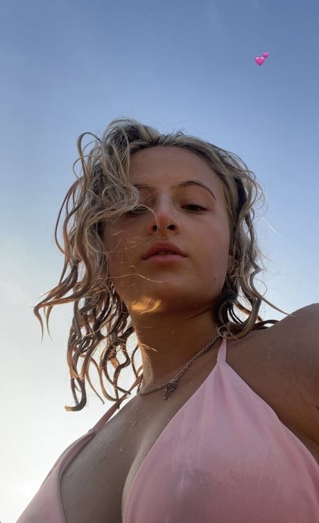 Daisy Campbell photo 3