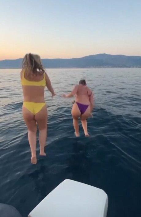 Daisy Campbell photo 19