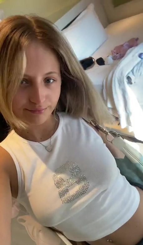 Daisy Campbell photo 25