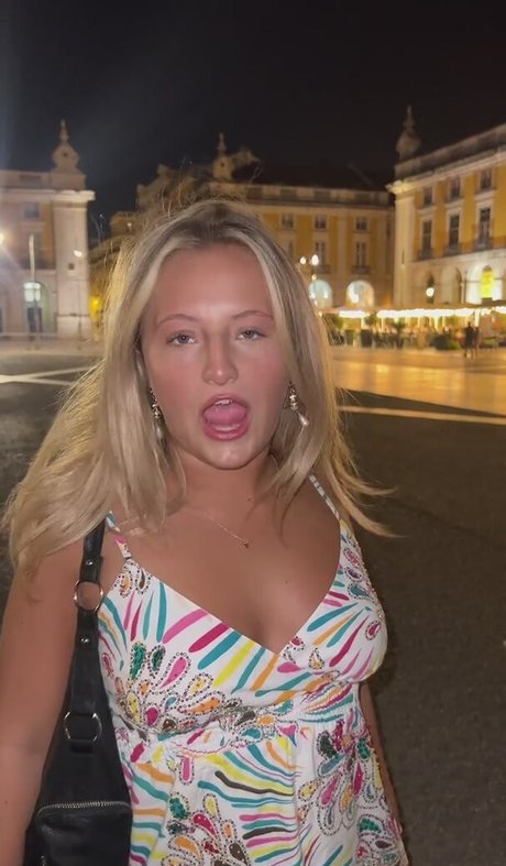 Daisy Campbell photo 35