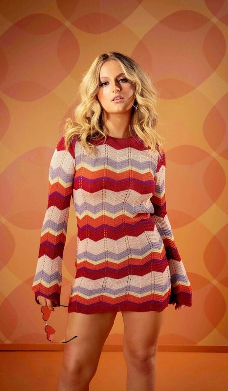 Daisy Campbell photo 43