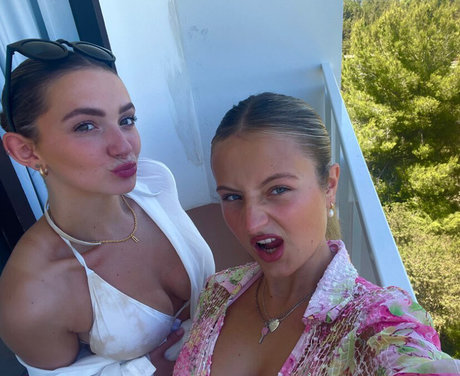 Daisy Campbell photo 59