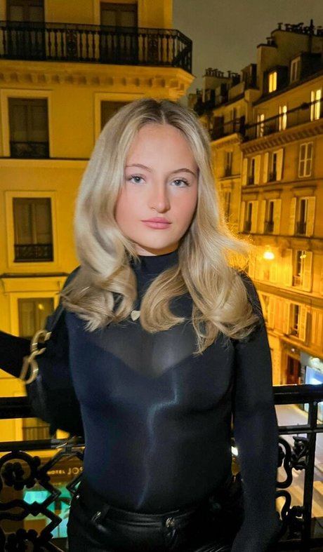 Daisy Campbell photo 69