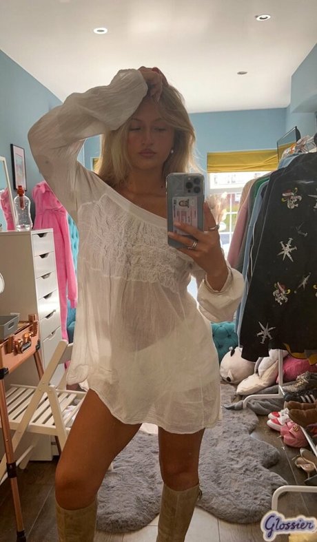 Daisy Campbell photo 109