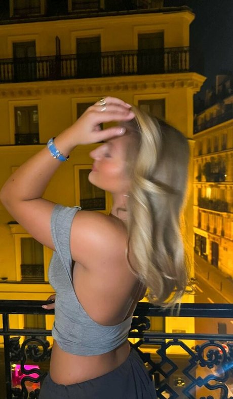 Daisy Campbell photo 150