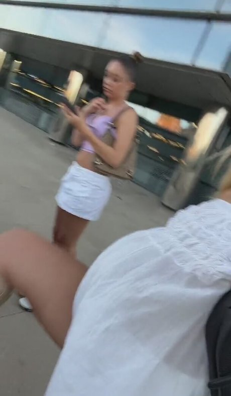 Daisy Campbell photo 152