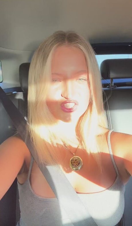 Daisy Campbell photo 155