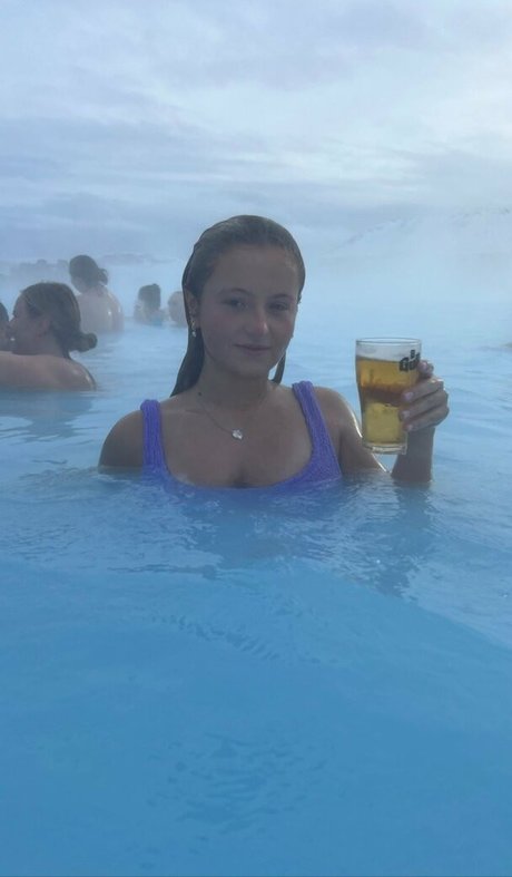 Daisy Campbell photo 157