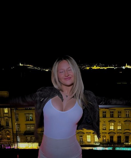 Daisy Campbell photo 161