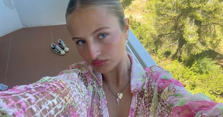 Daisy Campbell photo 196