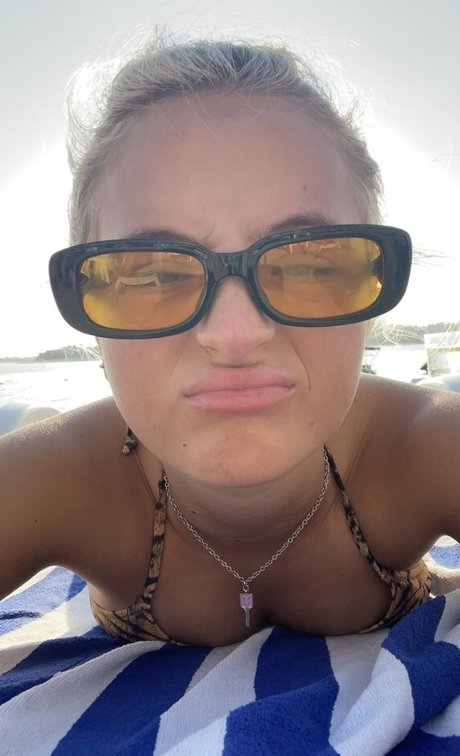 Daisy Campbell photo 206