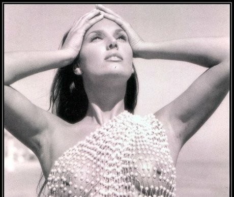 Daisy Fuentes photo 15