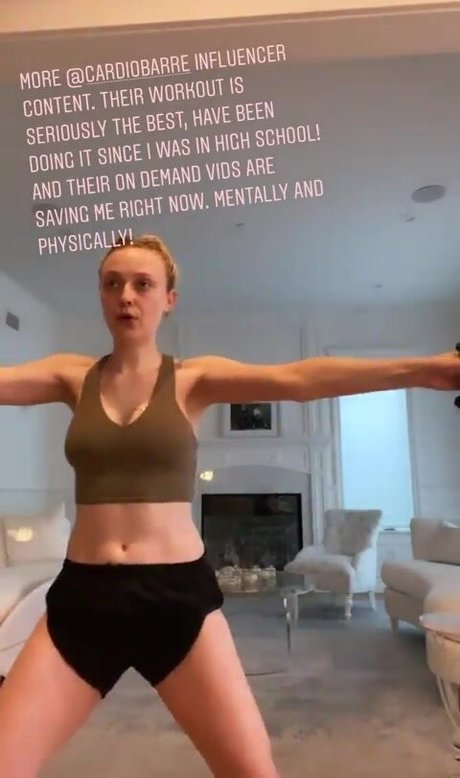 Dakota Fanning photo 9