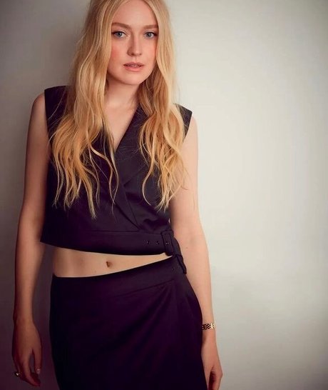 Dakota Fanning photo 24