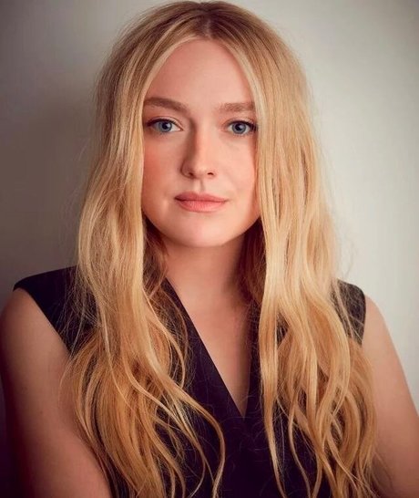 Dakota Fanning photo 25