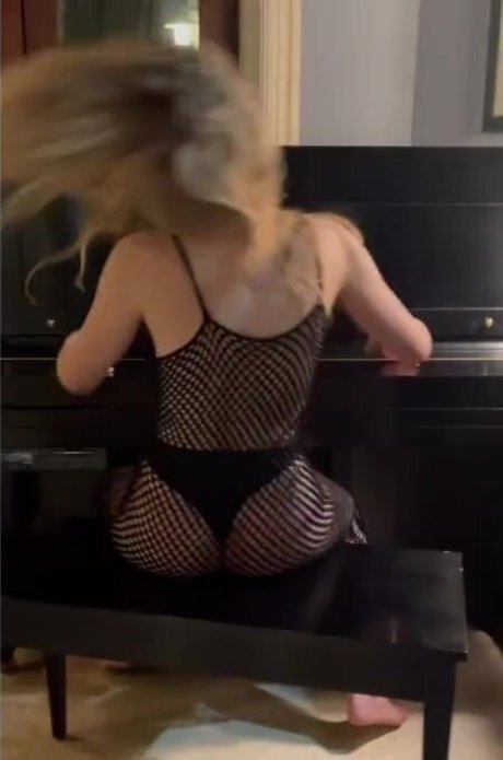 Dakota Fanning photo 32