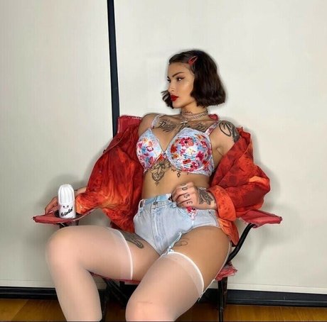 Damla Ozden photo 4
