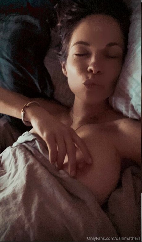 Dani Mathers photo 36