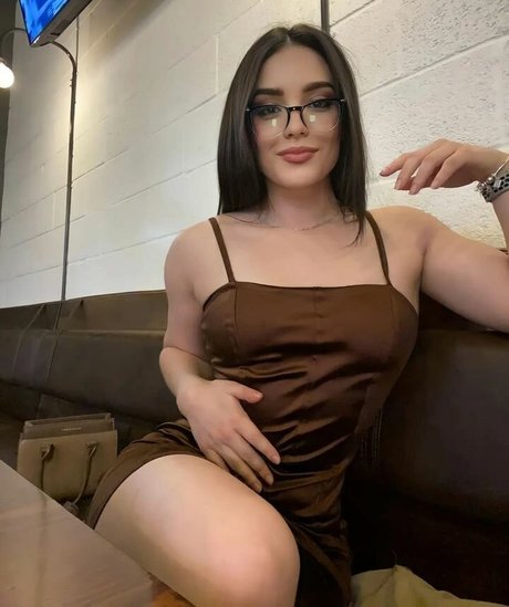 Daniela Flores photo 10