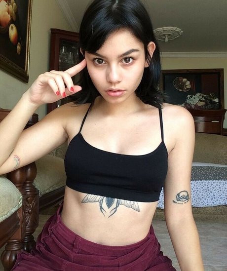 Daniela Montaguth photo 8