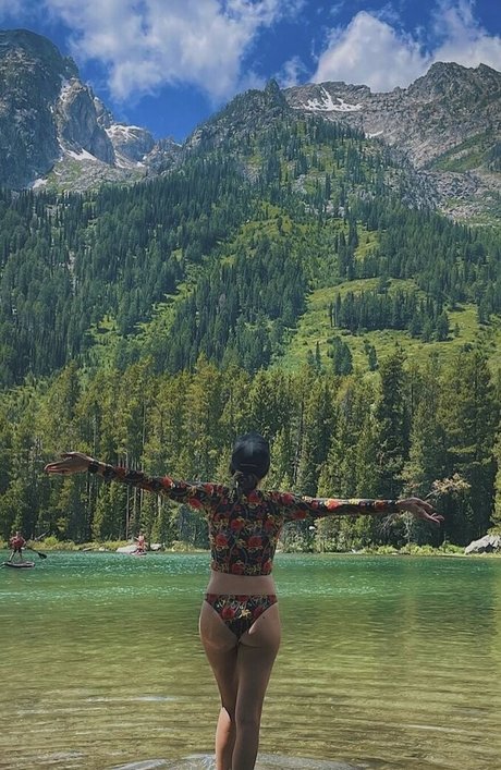 Daniela Ruah photo 11