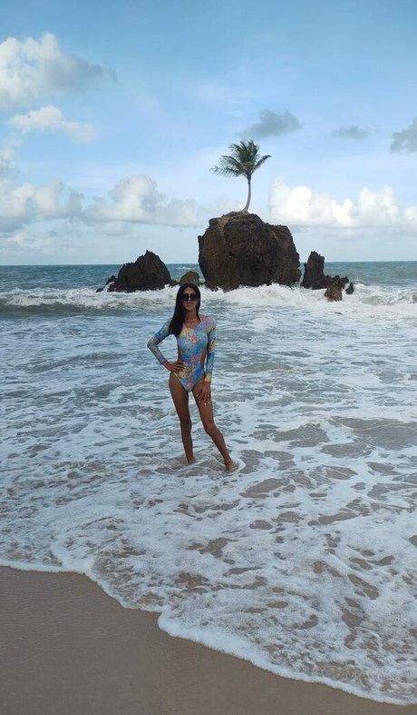 Daniela Santos photo 7
