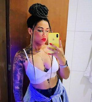Daniela Santos photo 2