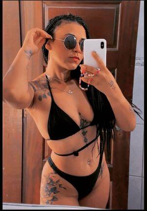 Daniela Santos photo 3