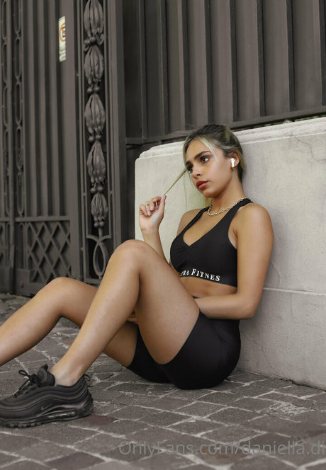 Daniella.di photo 7