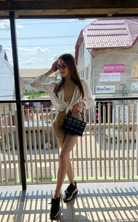 Daniella_white photo 28