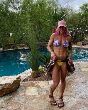 Danielle Brandon photo 3