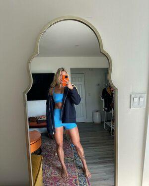 Danielle Brandon photo 7