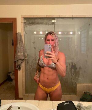 Danielle Brandon photo 9