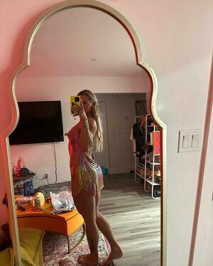 Danielle Brandon photo 18