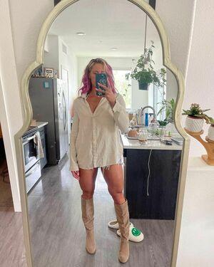 Danielle Brandon photo 34