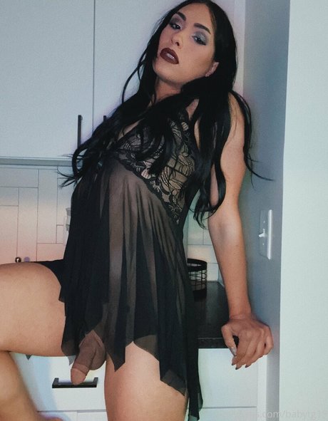 Danielle Briski photo 19