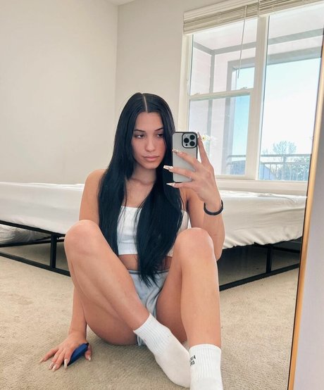 Danielle Briski photo 31