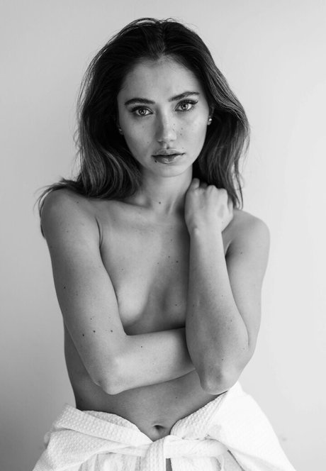 Danielle Ifrah photo 25