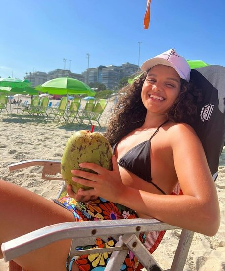 Danielle Olimpia photo 15